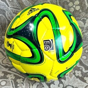 2014 FIFA World Cup Soccer Adidas Brazuca Futzal Match Ball Sala 65 - Size 3